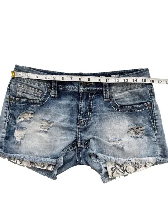 Miss Me Womens Size 29 Signature Short Distressed Denim With Lace Accents USA - Picture 7 of 9
